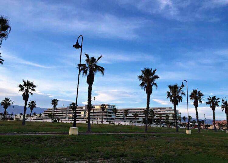 Apartamento Lujo, Primera Linea Playa, Garaje, Wifi, Piscina Climatizada روكيتاس ذي مار المظهر الخارجي الصورة